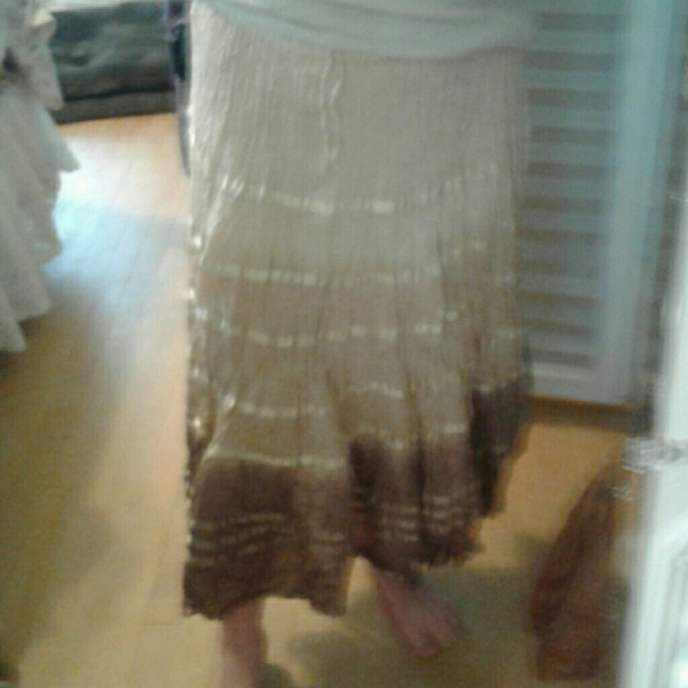 Skirt - Picture 2 of 4